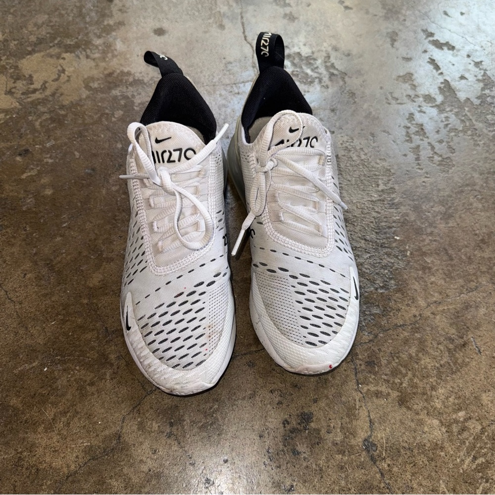 Nike White and Black Air Max 270